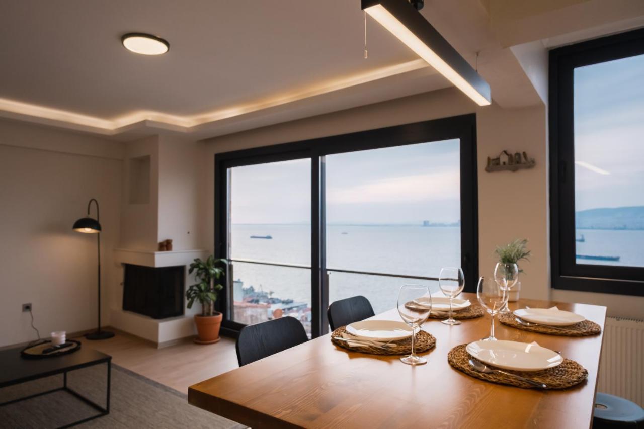 Apartmán Near The Historical Elevator With A Sea View İzmir Exteriér fotografie