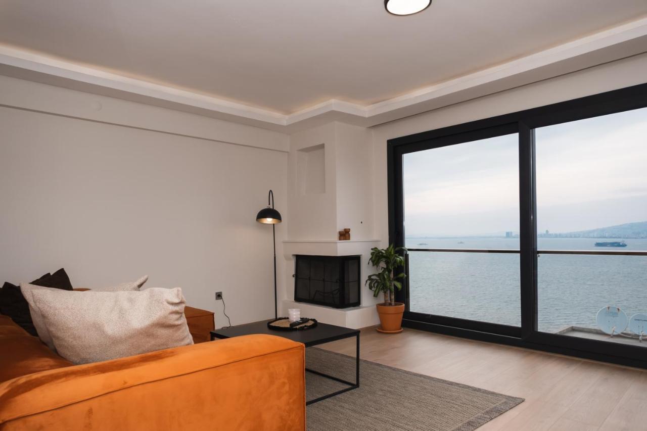 Apartmán Near The Historical Elevator With A Sea View İzmir Exteriér fotografie