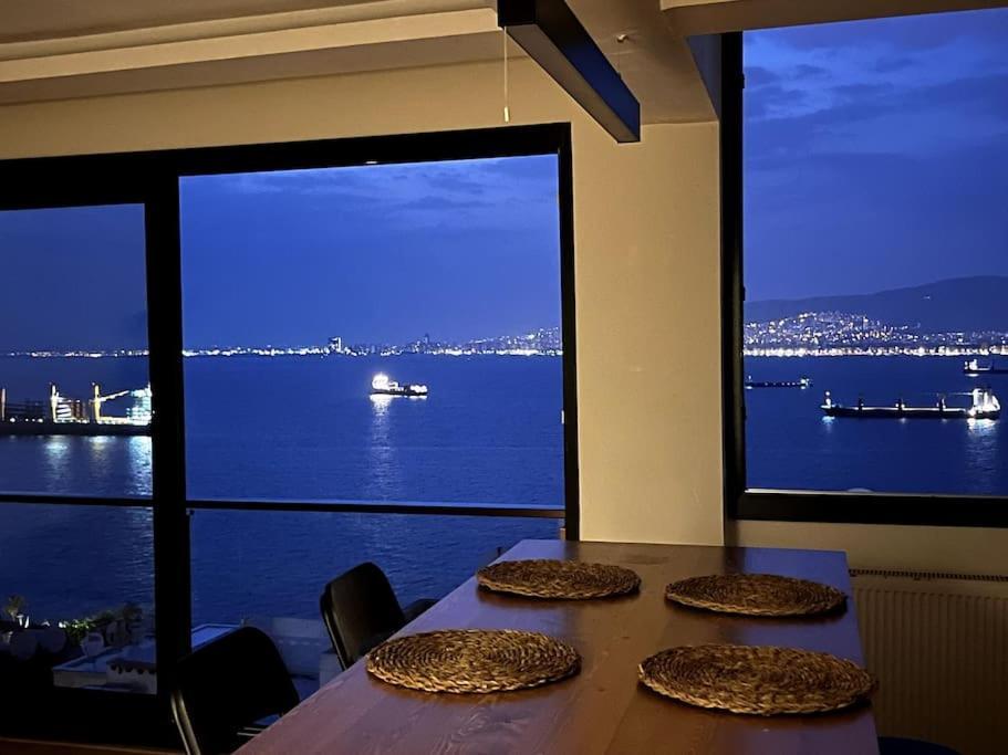 Apartmán Near The Historical Elevator With A Sea View İzmir Exteriér fotografie